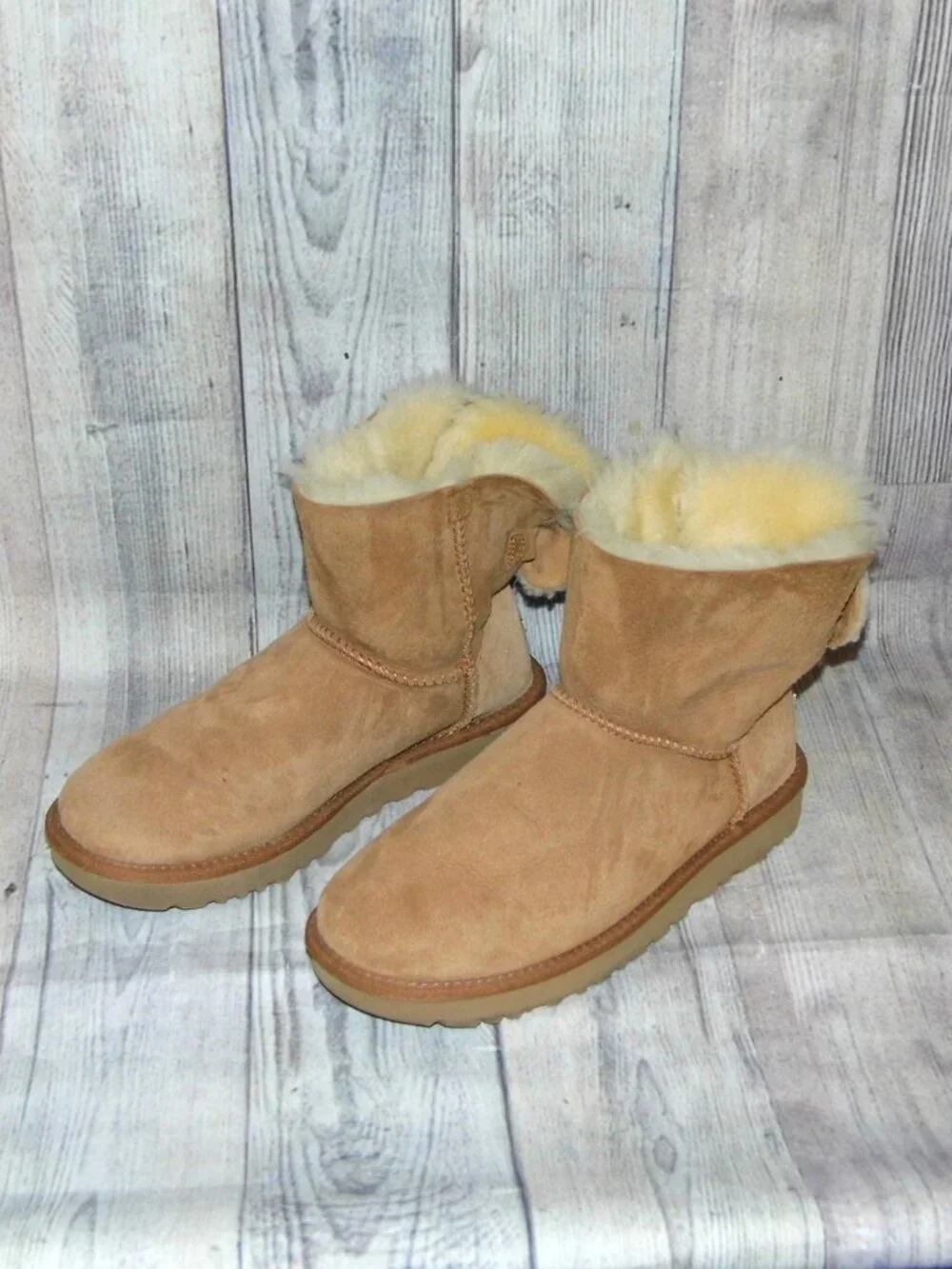 UGG Arielle Bow Chestnut Suede/Sheepskin Boots Womens Size 8